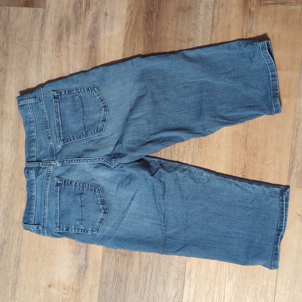 Women's Capris - Picture 2 of 3
